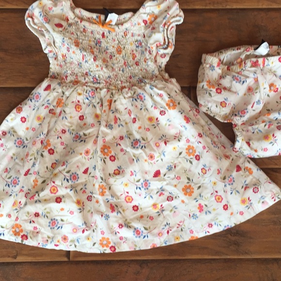 Baby Gap Other - Buttercream/Dainty Floral Print Baby Gap 12-18M